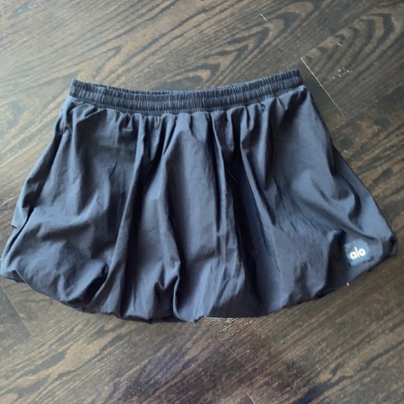 ALO Yoga Dresses & Skirts - Alo Tennis Skirt- Size Medium, Black, Built-in Shorts with Pockets, Brand New